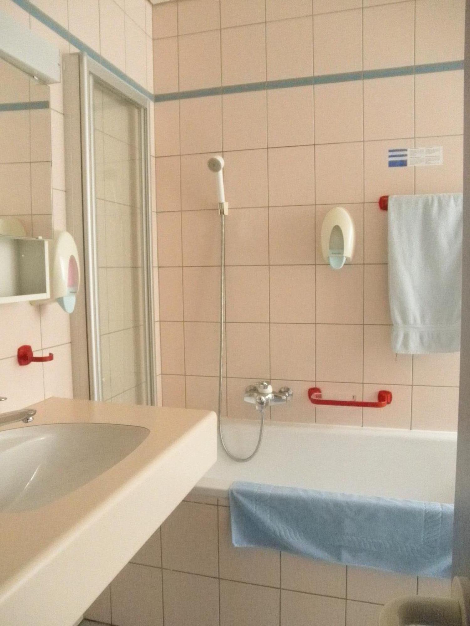 Hotel Du Port - Free Parking - Breakfast Included Estavayer-le-lac Luaran gambar
